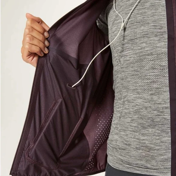 Lulu Like The Wind Vest Like New - Picture 3 of 9